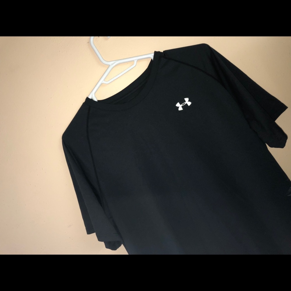 Men’s Black Under Armour Shirt